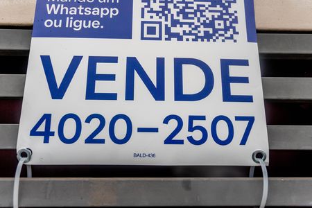 Casa à venda com 250m², 4 quartos e 6 vagas Casa à venda com 250m², 4 quartos e 6 vagasPlaca código