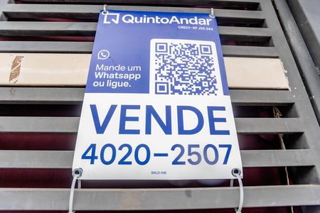 Casa à venda com 250m², 4 quartos e 6 vagas Casa à venda com 250m², 4 quartos e 6 vagasPlaca