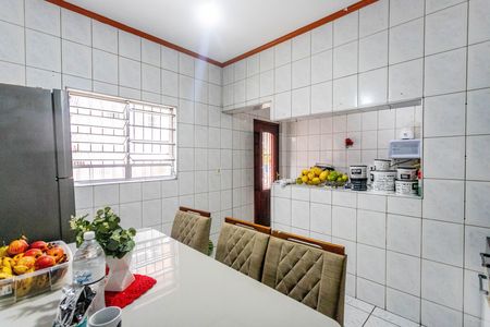 Casa à venda com 250m², 4 quartos e 6 vagas Casa à venda com 250m², 4 quartos e 6 vagasCasa 1 - cozinha
