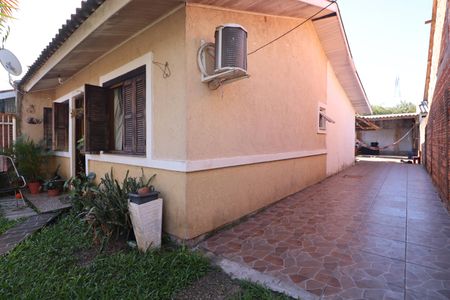 Casa para alugar com 70m², 2 quartos e 1 vagaQuintal