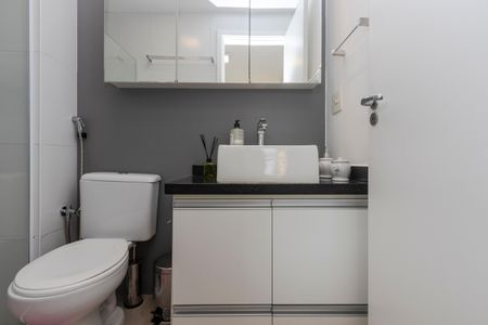 Apartamento à venda com 90m², 2 quartos e 2 vagasBanheiro da Suíte 1