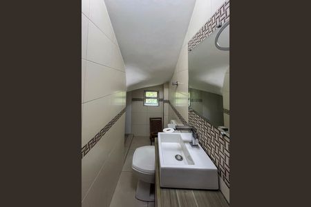 Casa à venda com 143m², 3 quartos e 2 vagasLavabo