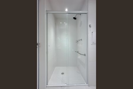 Banheiro de kitnet/studio para alugar com 1 quarto, 24m² em Vila Mariana, São Paulo