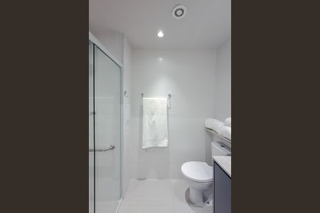 Banheiro de kitnet/studio para alugar com 1 quarto, 24m² em Vila Mariana, São Paulo