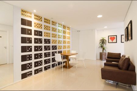 Apartamento para alugar com 78m², 2 quartos e 1 vaga Apartamento para alugar com 78m², 2 quartos e 1 vagaÁrea comum - Salão de jogos
