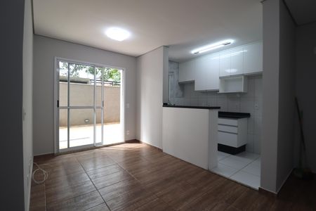 Sala de apartamento à venda com 2 quartos, 70m² em Vila Metalúrgica, Santo André