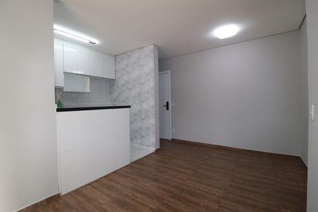 Sala de apartamento à venda com 2 quartos, 70m² em Vila Metalúrgica, Santo André