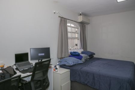Casa à venda com 205m², 3 quartos e 2 vagasSuíte 2