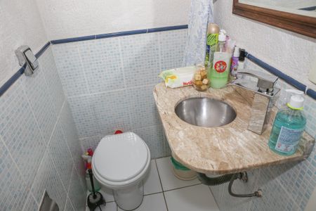 Casa à venda com 205m², 3 quartos e 2 vagasLavabo