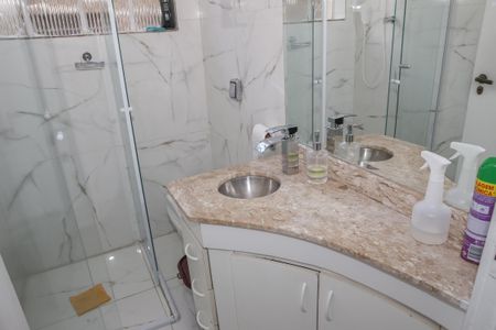 Casa à venda com 205m², 3 quartos e 2 vagasBanheiro Social