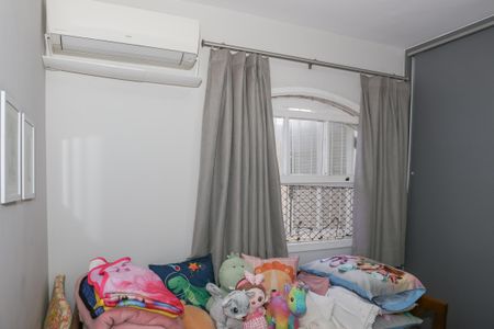 Casa à venda com 205m², 3 quartos e 2 vagasQuarto