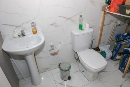 Casa à venda com 205m², 3 quartos e 2 vagasBanheiro de serviço