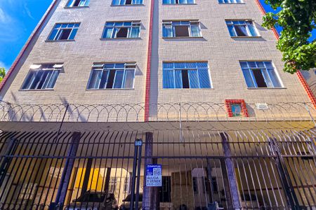 Apartamento para alugar com 72m², 2 quartos e 1 vagaFachada do Prédio com placa