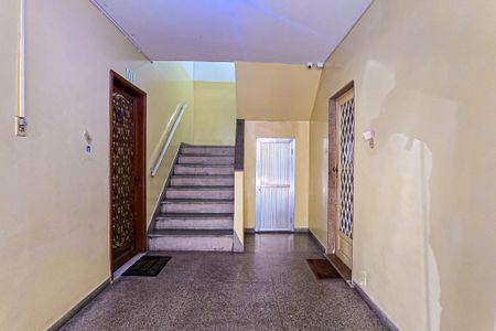 Apartamento para alugar com 72m², 2 quartos e 1 vagaEscada