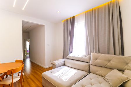 Apartamento para alugar com 72m², 2 quartos e 1 vagaSala