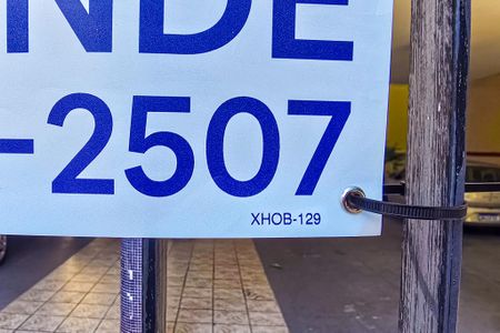 Apartamento para alugar com 72m², 2 quartos e 1 vagaFachada do Prédio com placa