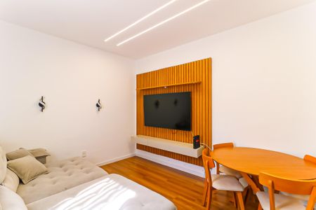 Apartamento para alugar com 72m², 2 quartos e 1 vagaSala