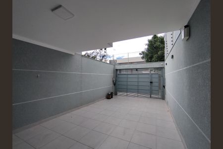 Garagem de casa à venda com 3 quartos, 123m² em Sacomã, São Paulo