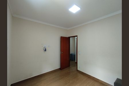 Casa à venda com 123m², 3 quartos e 3 vagas Casa à venda com 123m², 3 quartos e 3 vagasQuarto