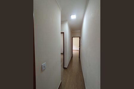Casa à venda com 123m², 3 quartos e 3 vagas Casa à venda com 123m², 3 quartos e 3 vagasCorredor