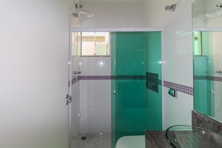 Casa à venda com 120m², 2 quartos e 2 vagasBanheiro da Suíte 2