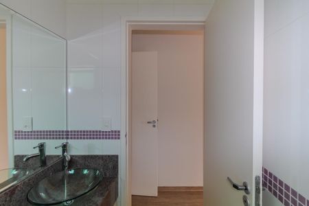 Casa à venda com 120m², 2 quartos e 2 vagasBanheiro da Suíte 2