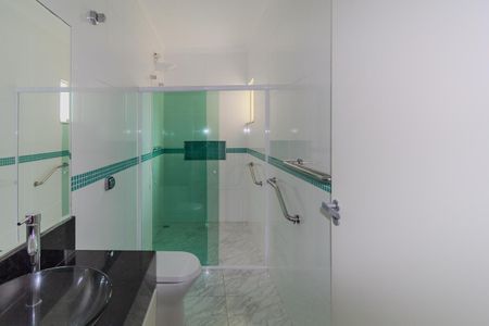 Casa à venda com 120m², 2 quartos e 2 vagasBanheiro da Suíte 1