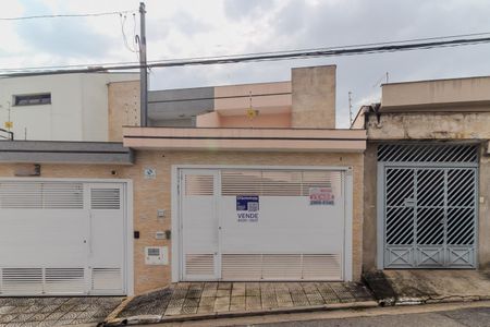 Casa à venda com 120m², 2 quartos e 2 vagasFachada
