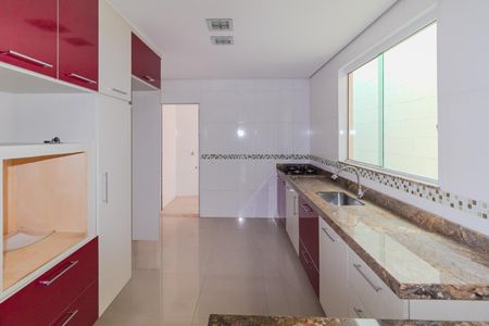 Casa à venda com 120m², 2 quartos e 2 vagasCozinha