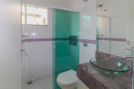Casa à venda com 120m², 2 quartos e 2 vagasBanheiro da Suíte 2