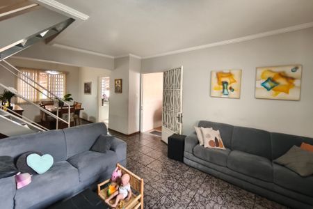 Casa à venda com 254m², 4 quartos e 4 vagasSala de Estar