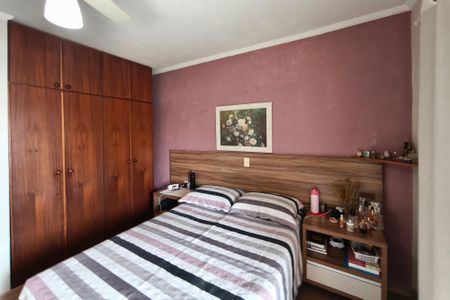Casa à venda com 254m², 4 quartos e 4 vagasQuarto Suíte