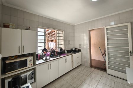 Casa à venda com 254m², 4 quartos e 4 vagasCozinha