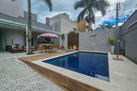 Casa para alugar com 6 quartos, 300m² em Jardim Virginia, Guarujá