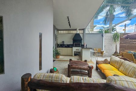 Casa para alugar com 6 quartos, 300m² em Jardim Virginia, Guarujá
