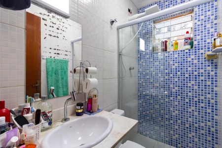 Casa à venda com 88m², 3 quartos e 2 vagasBanheiro social