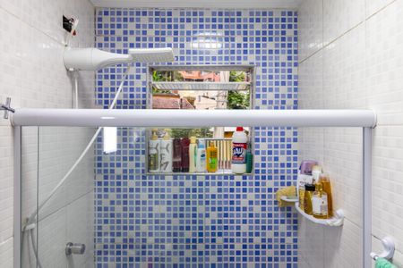 Casa à venda com 88m², 3 quartos e 2 vagasBanheiro social