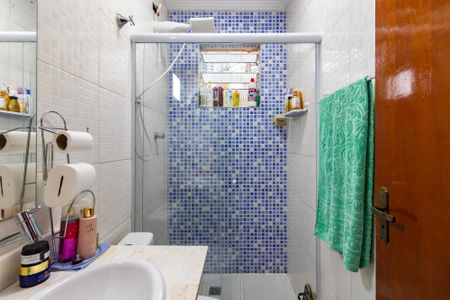 Casa à venda com 88m², 3 quartos e 2 vagasBanheiro social