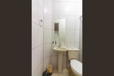 Banheiro de casa para alugar com 1 quarto, 33m² em Jardim Primeiro de Maio (chacara Fazendinha), Osasco