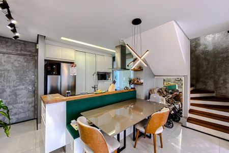 Apartamento à venda com 104m², 2 quartos e 3 vagasSala