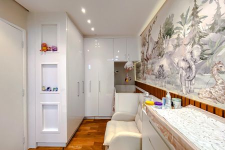 Apartamento à venda com 104m², 2 quartos e 3 vagasQuarto 2 - Suíte