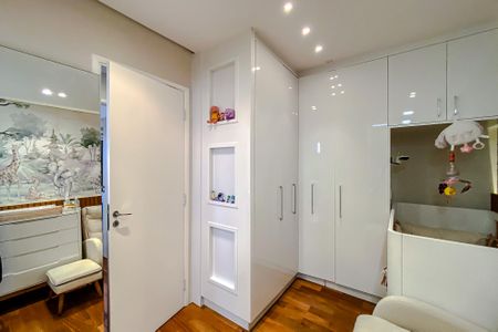 Apartamento à venda com 104m², 2 quartos e 3 vagasQuarto 2 - Suíte