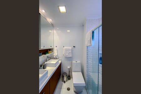 Apartamento à venda com 104m², 2 quartos e 3 vagasBanheiro da Suíte 1