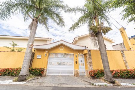 Casa de condomínio para alugar com 88m², 2 quartos e 1 vaga Casa de condomínio para alugar com 88m², 2 quartos e 1 vagaFachada