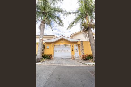 Casa de condomínio para alugar com 88m², 2 quartos e 1 vaga Casa de condomínio para alugar com 88m², 2 quartos e 1 vagaFachada