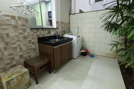 Apartamento para alugar com 58m², 2 quartos e 1 vagaÁrea de Serviço