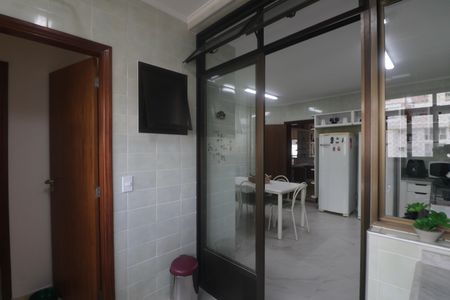 Apartamento para alugar com 130m², 4 quartos e 1 vagaÁrea de Serviço