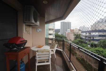 Apartamento para alugar com 130m², 4 quartos e 1 vagaVaranda