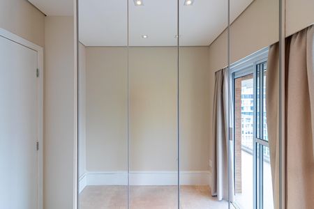 Apartamento à venda com 80m², 2 quartos e 2 vagas Apartamento à venda com 80m², 2 quartos e 2 vagasQuarto