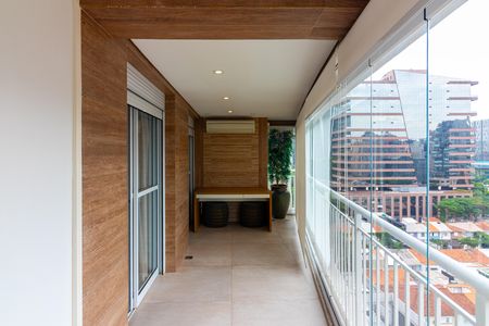 Apartamento à venda com 80m², 2 quartos e 2 vagas Apartamento à venda com 80m², 2 quartos e 2 vagasVaranda